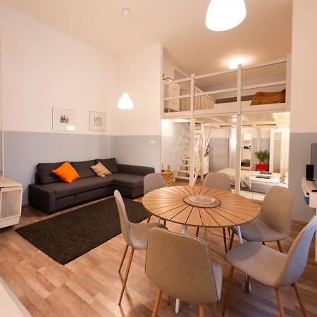 Klau33 Apartment In Party District Budapest Exteriör bild